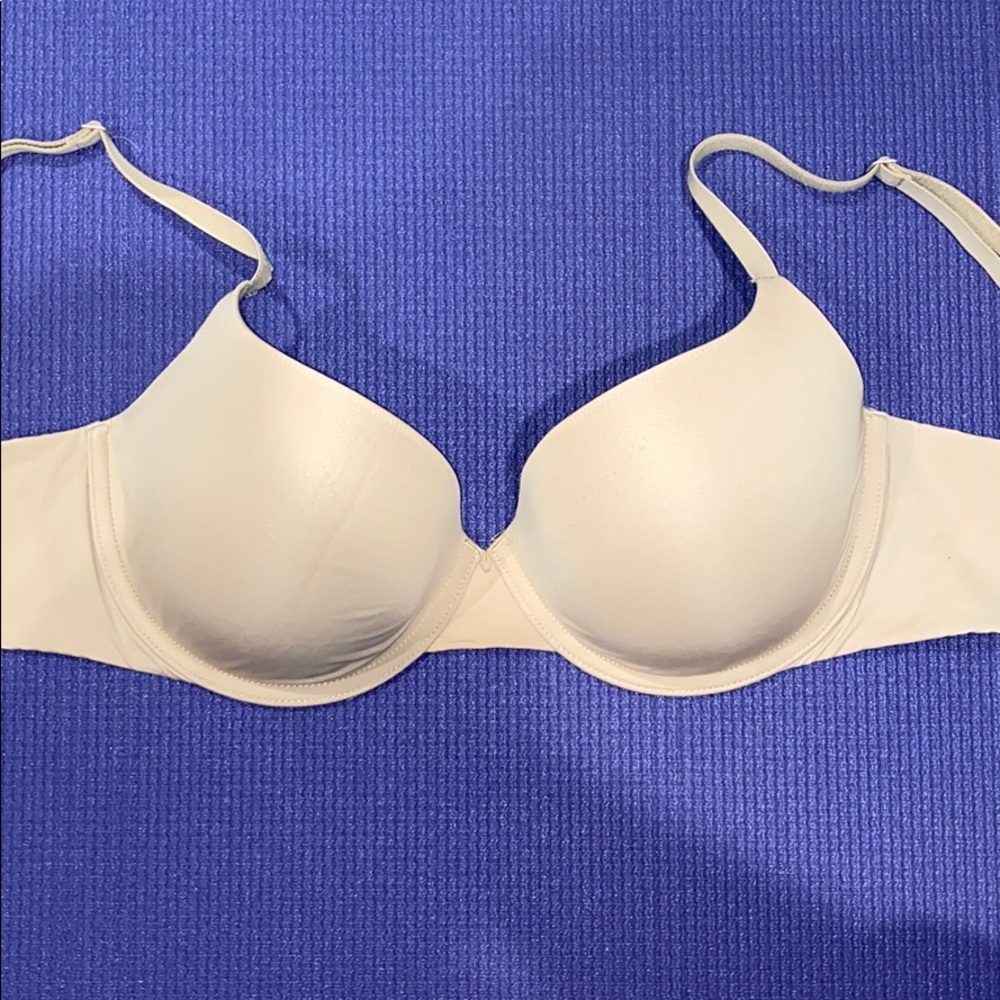 Victoria’s Secret nude Demi bra